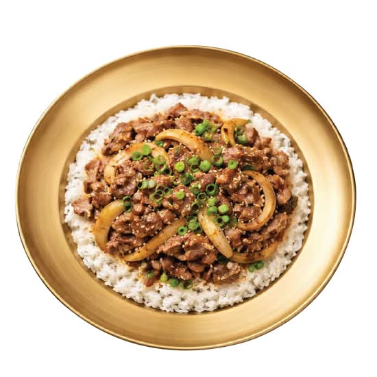 Bulgogi Rice Bowl (불고기 덮밥) (韩式牛肉盖饭)